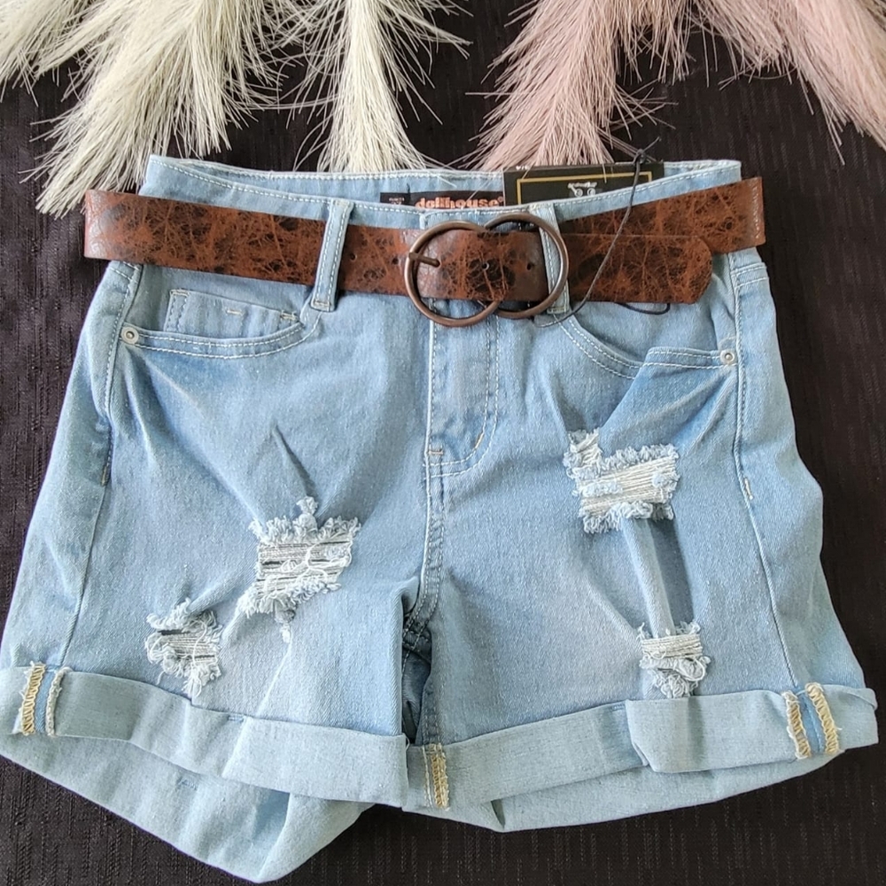 DOLLHOUSE Denim Distressed Women Shorts with‎ Brown BeltDenim Shorts SIZE 3/4